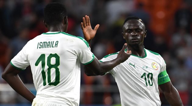 فيديو.. لفتة جميلة من ماني تجاه منافسه وزميله في المنتخب