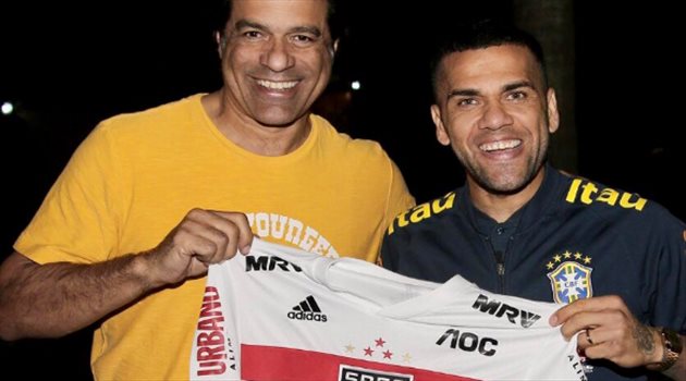 ألفيس يتربع على القمة فور انضمامه لساو باولو