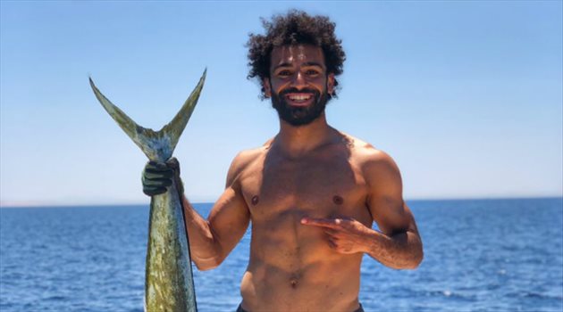 صور.. "سمكة" صلاح تثير حفيظة الجماهير المصرية قبل كأس الأمم الإفريقية