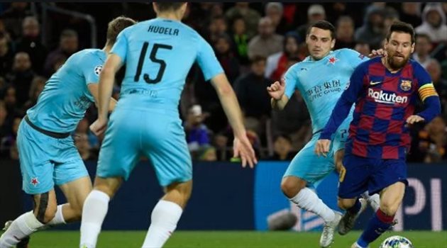 فينجر يوجه انتقادات لاذعة لمدرب برشلونة بعد التعثر أمام "محترف الأهلي السابق"