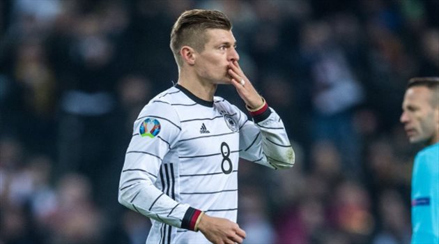 تألق كروس.. نجم ريال مدريد يحصل على تقييم 10/10 بعد مباراة مثالية