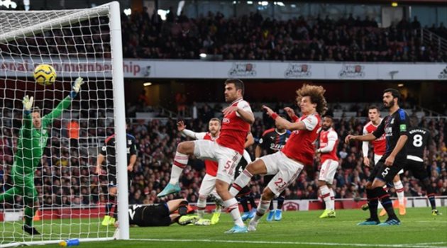 تعادل مثير.. كريستال بالاس يحرج أرسنال في الدوري الإنجليزي