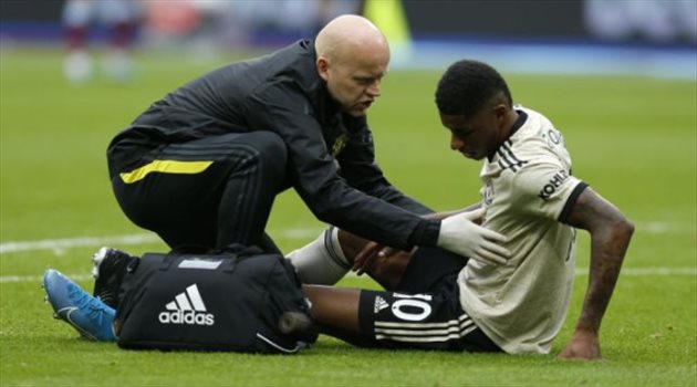 ضربة موجعة.. مانشستر يونايتد بدون مهاجم أمام أرسنال !