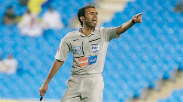 الحنفوش "حكم الهلال والحزم".. متهم بمجاملة الزعيم والأمن أنقذه من جماهير النصر