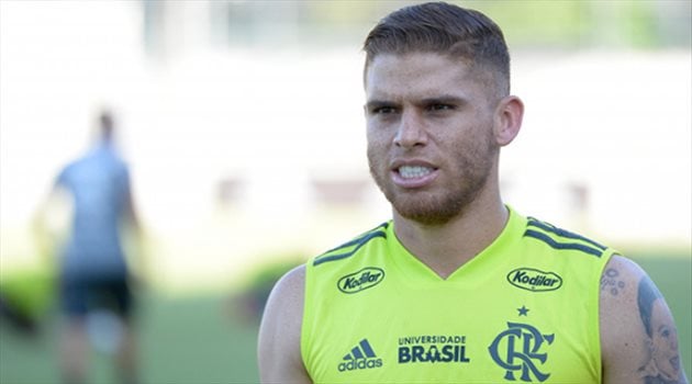 خيسوس يجبر لاعب فلامنجو على الرحيل إلى الهلال