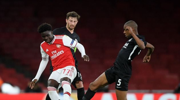 بثنائية.. فرانكفورت يقلب الطاولة على أرسنال في الدوري الأوروبي
