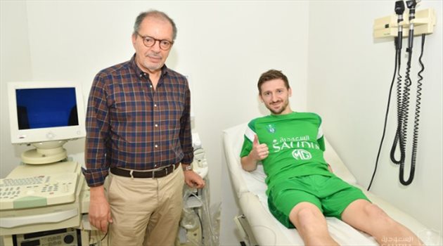 صور | صفقة الأهلي في الكشف الطبي قبل التوقيع