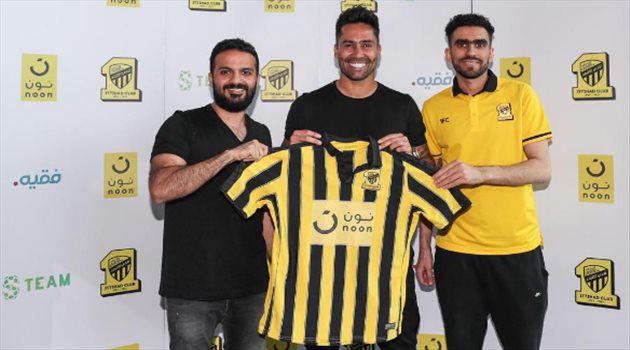 هجوم من الصرامي بسبب خيمينيز "الآسيوي"