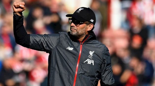 كلوب يكشف سبب استبعاد صلاح وفيرمينيو في ليفربول: نحن لا نلعب بلايستيشن!