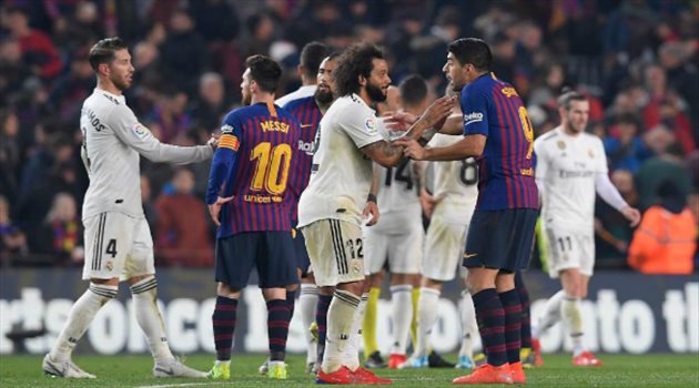 المنافسة تشتد.. ريال مدريد يتقدم على برشلونة بخطوة في سباق ضم نجم الموسم