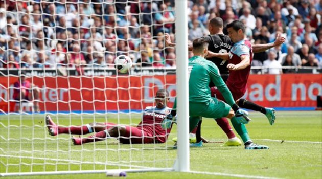 فيديو| خرج بشباك نظيفة.. حارس ليفربول السابق يبكي لهذا السبب