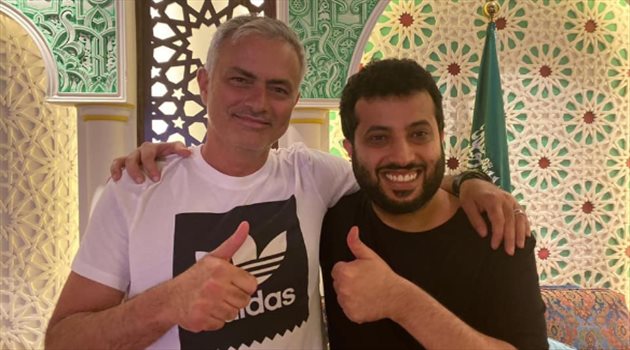 فيديو| ماذا دار في لقاء تركي آل الشيخ ومورينيو