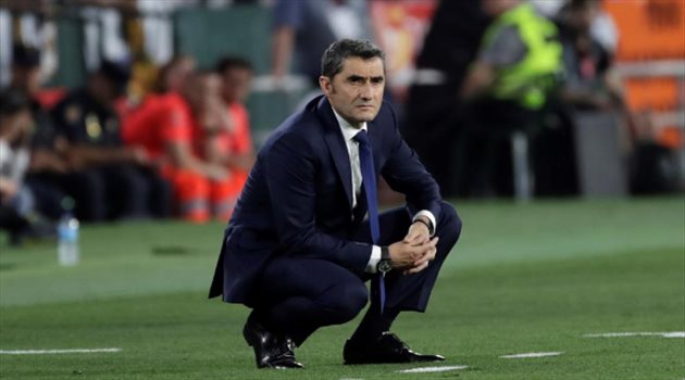 فالفيردي يضع 4 "حلول غريبة" لإنقاذ موسم برشلونة