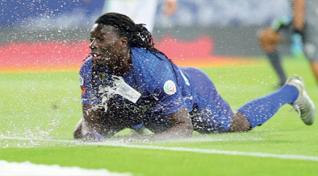 مفاجأة الموسم| جوميز "يساوم" الهلال للتجديد.. وهذا رد إدارة بن نافل