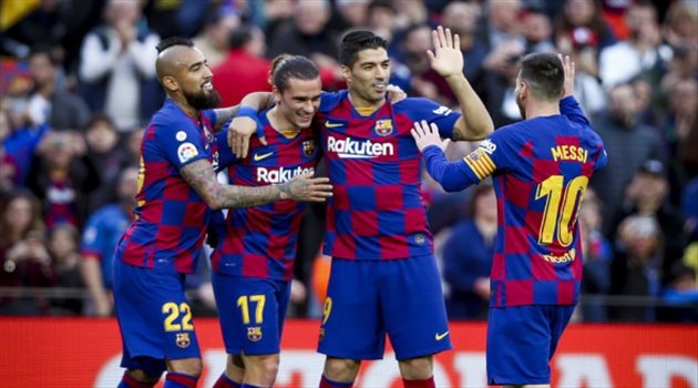 نجم برشلونة يفتح الباب أمام رحيله.. ويؤكد: اسأل وكيل أعمالي