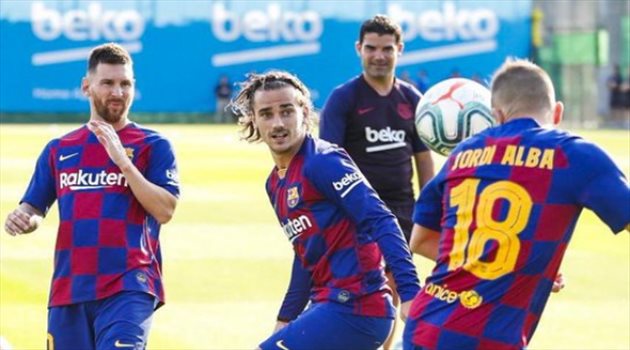 شكوك حول لحاق ميسي بمواجهة برشلونة أمام ريال بيتيس بالدوري الإسباني