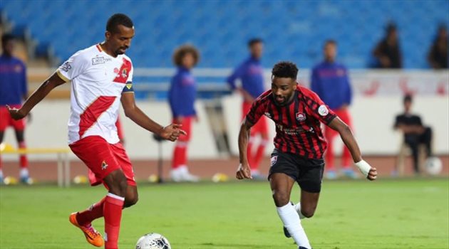 مدافع الوحدة يهاجم الحكام بعد الخسارة أمام الرائد