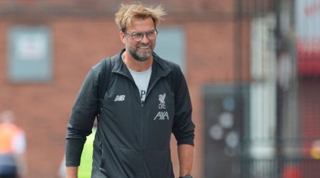 مدرب ليفربول يحسم مستقبل مدافعه في الساعات الأخيرة من الميركاتو