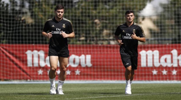 بعد مخالطة مصاب بفيروس كورونا.. وضع نجم ريال مدريد في العزل