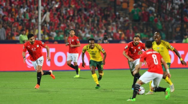 النصر "يتسوق" في أفريقيا.. مستجدات "صادمة" عن صفقة مينيز الصيفية