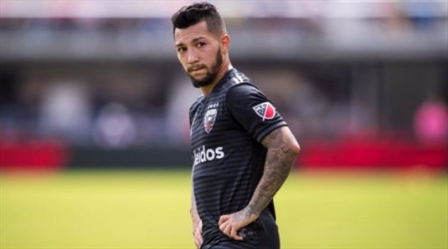 "جوهرة الأرجنتين" يرد على مفاوضات الاتحاد