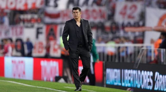 إعلامي: أرشح مدرب الهلال السابق لقيادة الشباب بعد إقالة ألميرون