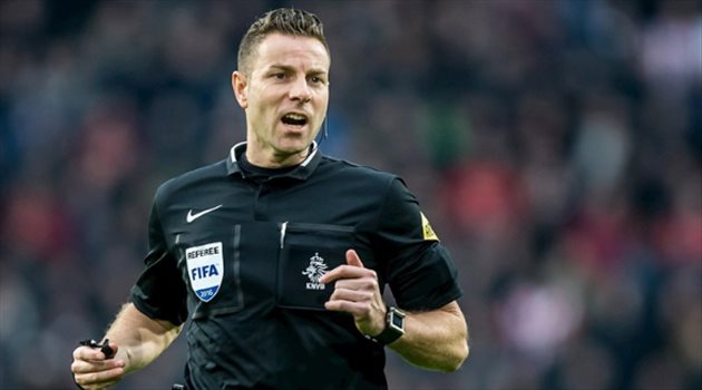 دوري المحترفين| الحكم فان بويكيل يدير مباراة الاتحاد والفيصلي