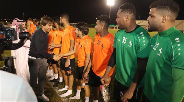 كونتي في زيارة إلى نادي الاتفاق