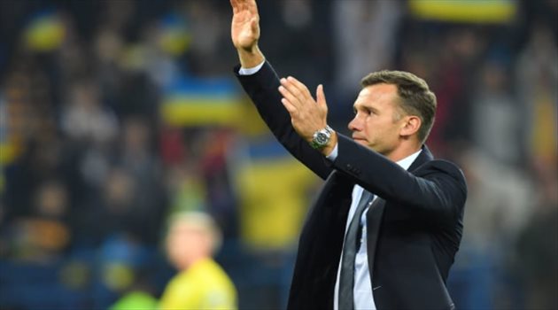 ميلان يجس نبض أسطورته لخلافة جيامباولو