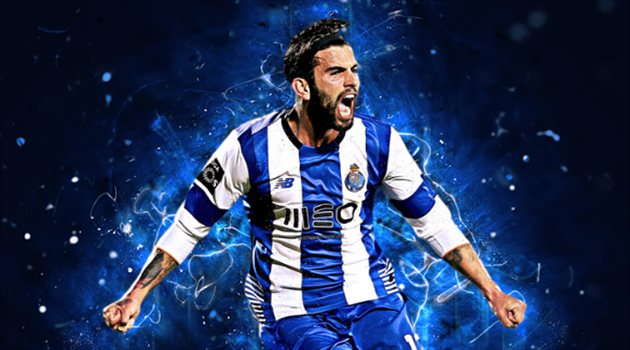 لاعب وسط بإمكانيات عالمية.. شاهد فيديو نجم الهلال المرتقب