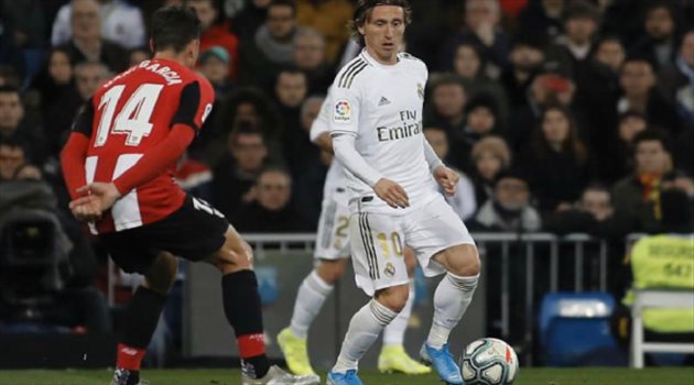 ريال مدريد يسقط في فخ التعادل أمام بلباو.. وبرشلونة يتصدر الدوري الإسبانيِ