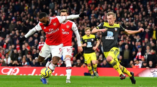 أرسنال يسرق التعادل أمام ساوثهابتون ليواصل التعثر في البريميرليج