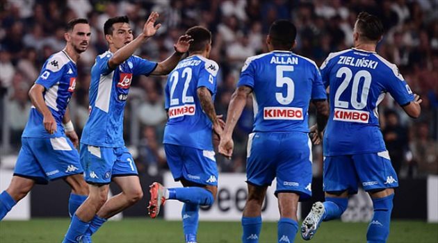 نابولي يصدم يوفنتوس ويقدم هدية للدوري الإنجليزي