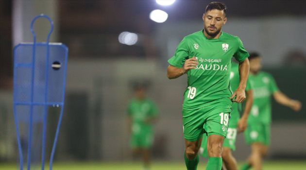 مفاجأة.. كارثة جديدة تضرب استقرار الأهلي بسبب البلايلي