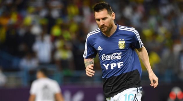 موقف طريف لميسي بسبب "ثوب".. وتركي آل الشيخ يعلق