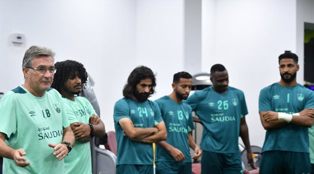  مدرب الأهلي يستعين بنجم الفريق أمام الوحدة بعد غياب 360 يوما