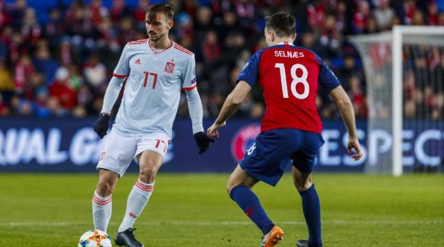 تقارير.. نابولي يحصن نجمه من إغراءات ريال مدريد بعقد خرافي !