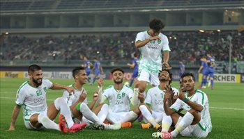 فريق الأهلي الأهلي يضرب الهلال والنصر "في مقتل".. ويخطف صفقة الموسم