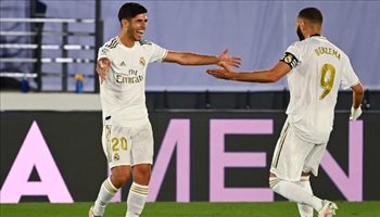 أسينسيو وبنزيما من مباراة ريال مدريد وديبورتيفو ألافيس نهاية المسلسل الإسباني.. أسينسيو لن يرحل عن ريال مدريد