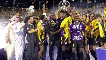 الاتحاد 2005 مفاجأة مدوية.. البلوي وضع تشكيل الاتحاد في نهائي آسيا 2004