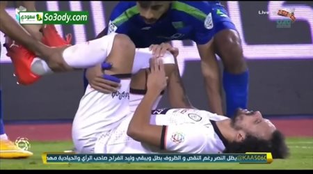 محمد العنزي يعلق علي تصرف علي الزقعان  .. تصرف غريب لايحدث