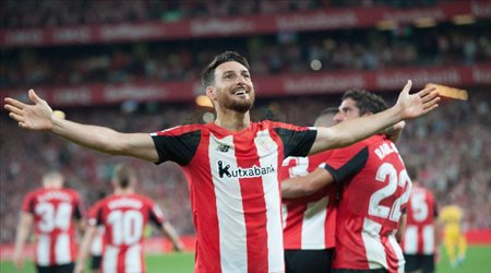 ممر شرفي بالكمامات لأدوريز في تدريبات بلباو