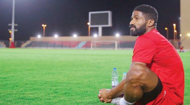 رسميا.. الرائد ينجح في التجديد مع الجوكر عوض خميس