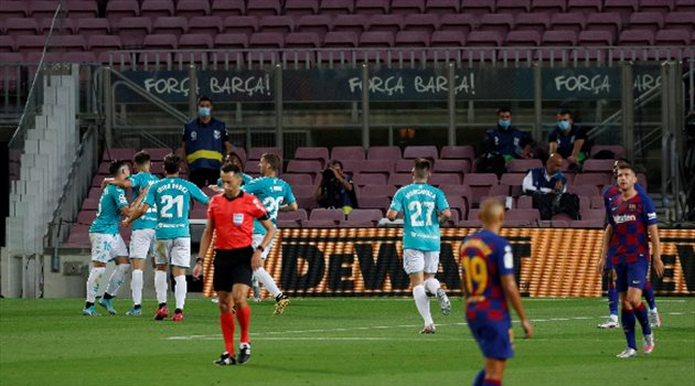 برشلونة يسقط في فخ أوساسونا.. ويخسر لقب الدوري الإسباني رسميا
