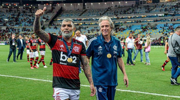 مفاجأة جديدة حول إصابة مدرب الهلال السابق بفيروس كورونا