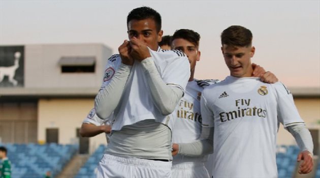 رونالدو يستغل علاقته بريال مدريد.. ويضم موهبته الواعدة لبلد الوليد