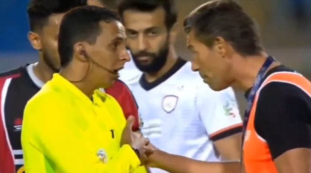 كايشينيا يثير الجدل بـ"جذب ذراع" حكم مباراة الرائد والشباب