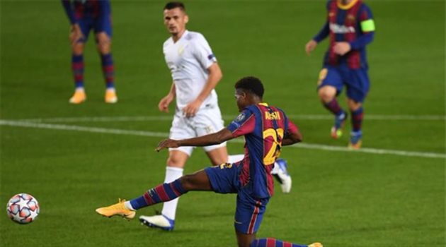 فاتي يكشف أسرار حياته قبل برشلونة.. ويصف ملعب كامب نو بـ"القمامة"