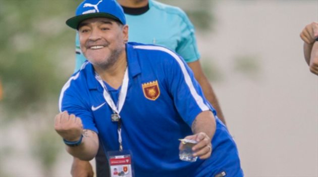 نجم الشارقة يتغزل في مبخوت.. ويؤكد: "مارادونا صاحب الفضل عليّ"
