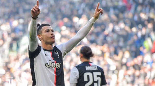 رونالدو "صائد الأرقام" يقود يوفنتوس لفوز مهم على فيورنتينا